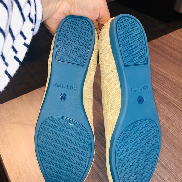 Women's - Rothy's Cream Camo Pointed Toe Flats, Size 7 NWOT. Make me an offer! - Picture 2 of 5